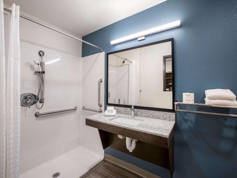 Woodspring Suites Detroit Madison Heights image