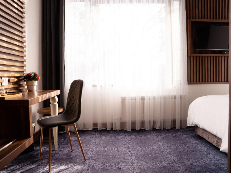 Olivia Rooms image