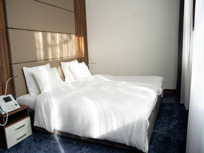 Olivia Rooms image