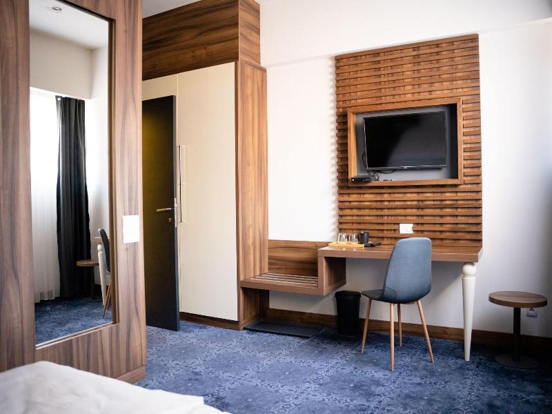 Olivia Rooms image