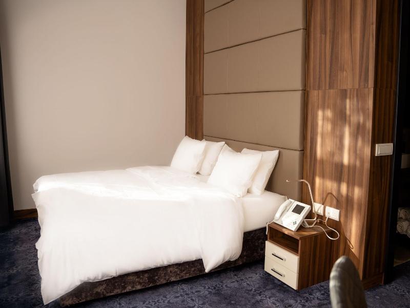 Olivia Rooms image