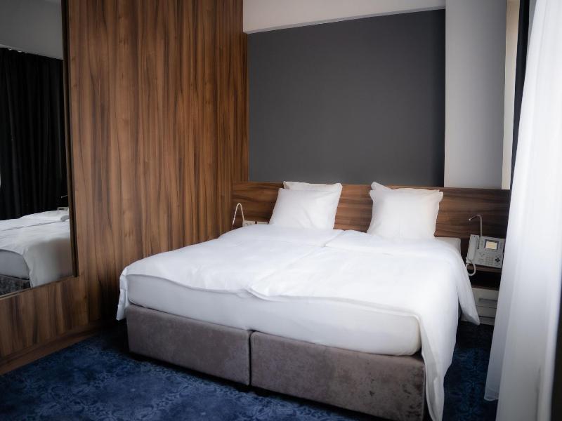 Olivia Rooms image