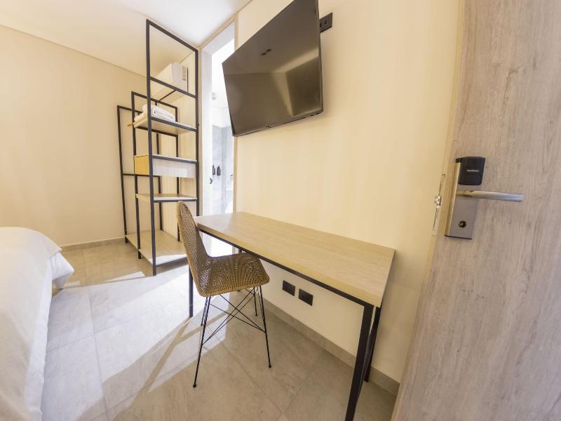 Sonata 44 Hotel Laureles — exterior view