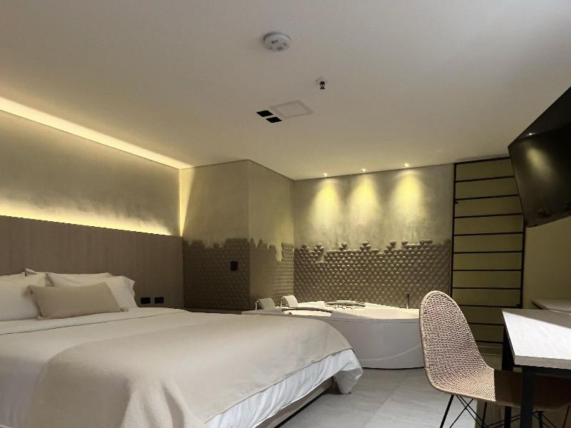 Sonata 44 Hotel Laureles image
