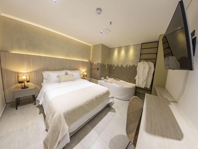 Sonata 44 Hotel Laureles image