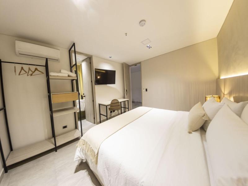 Sonata 44 Hotel Laureles image