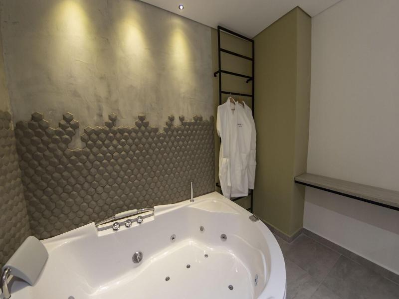 Sonata 44 Hotel Laureles image