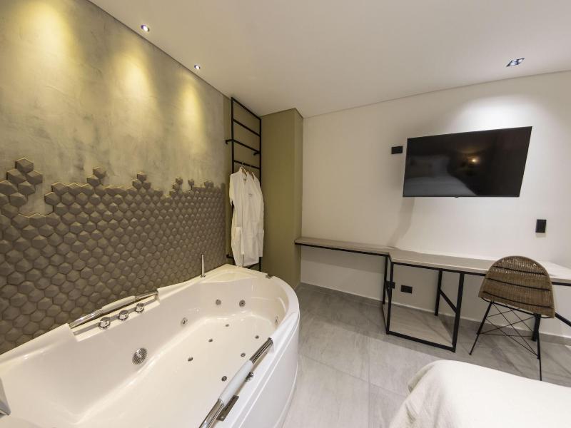 Sonata 44 Hotel Laureles image