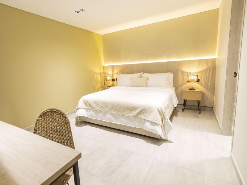 Sonata 44 Hotel Laureles image