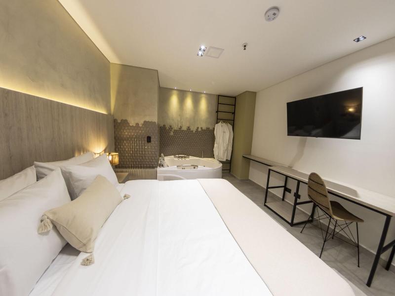 Sonata 44 Hotel Laureles image