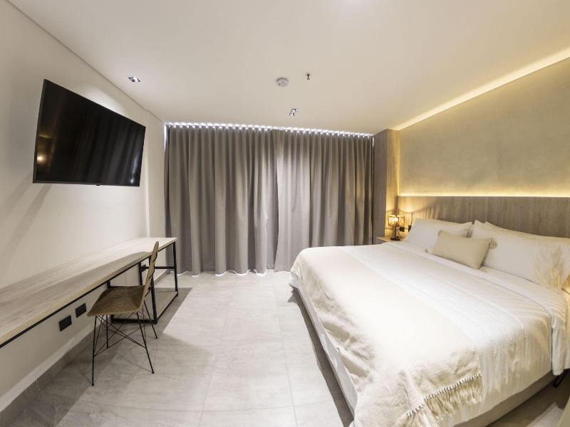 Sonata 44 Hotel Laureles image