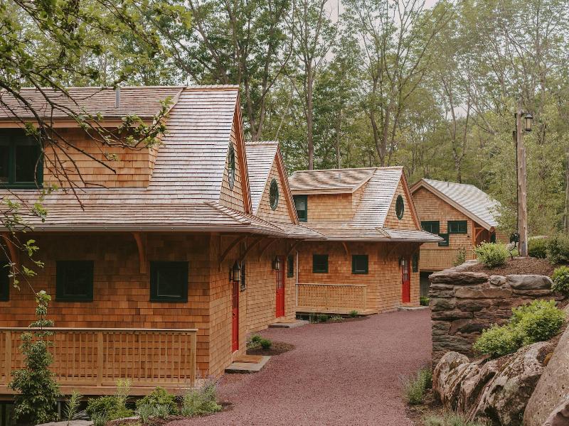 Deer Mountain Inn image