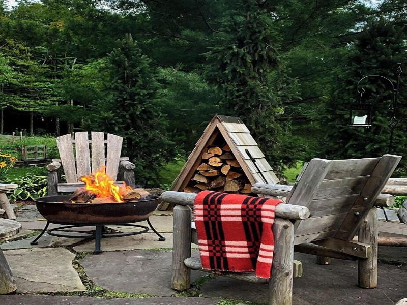Deer Mountain Inn image