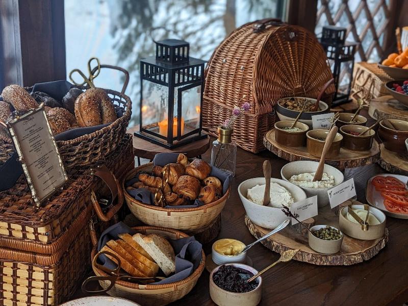 Deer Mountain Inn image