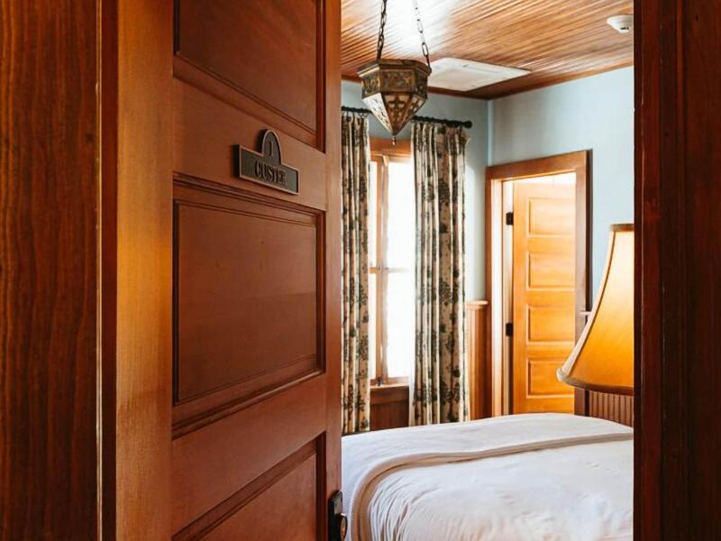Deer Mountain Inn image