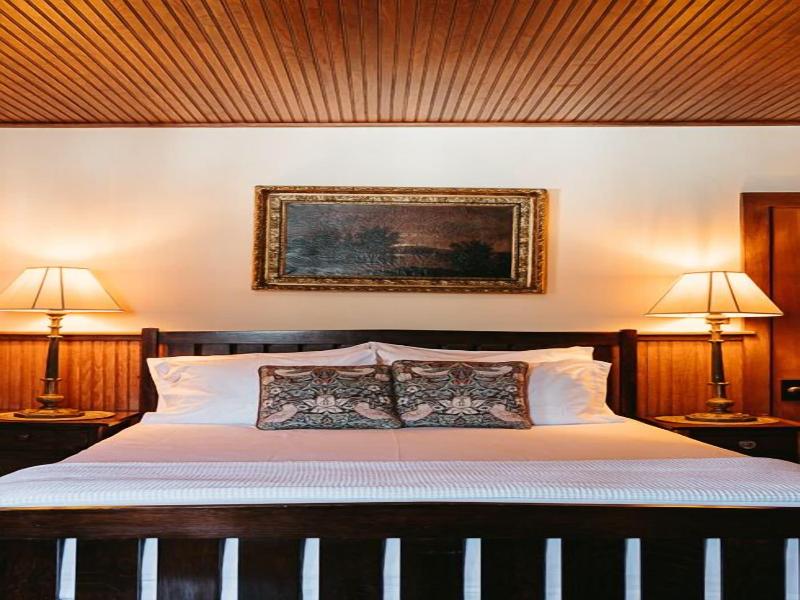 Deer Mountain Inn image