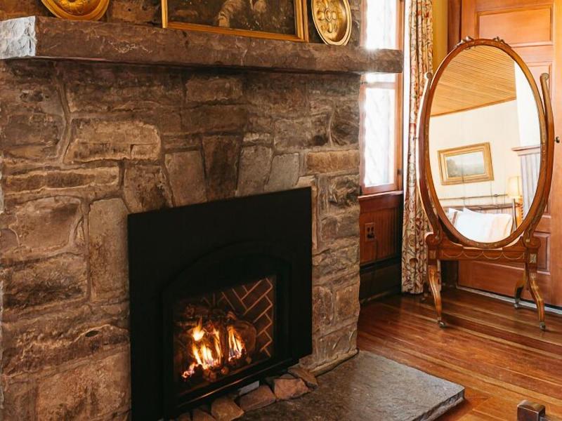 Deer Mountain Inn image