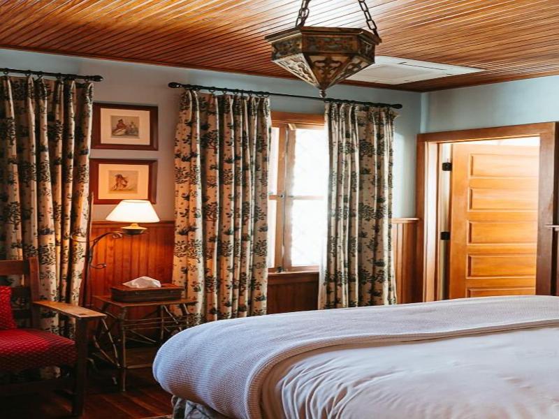 Deer Mountain Inn image