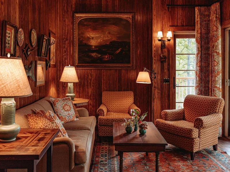 Deer Mountain Inn image