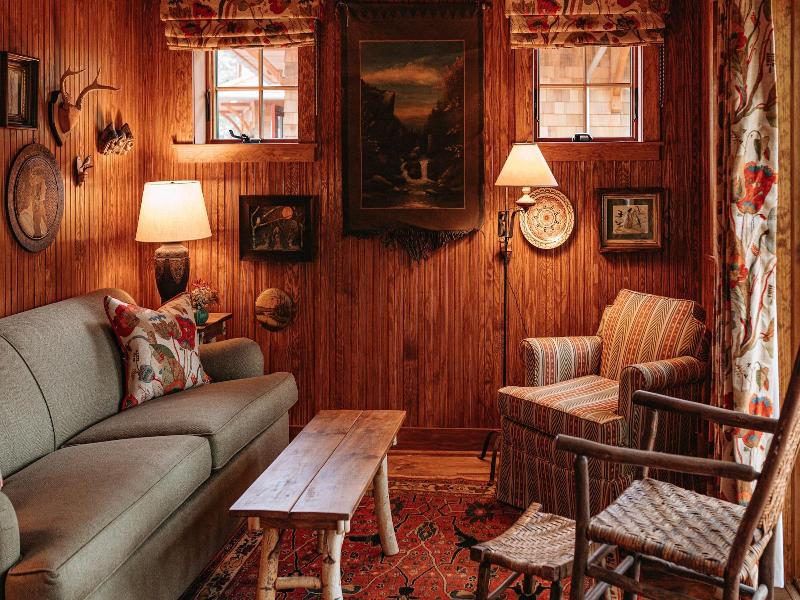 Deer Mountain Inn image