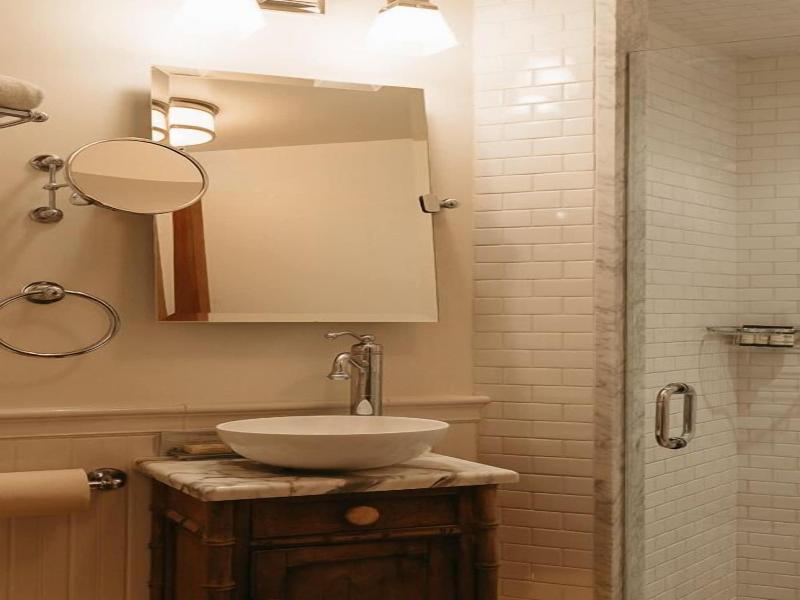 Deer Mountain Inn image