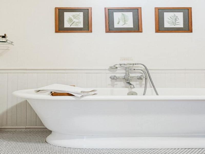 Deer Mountain Inn image