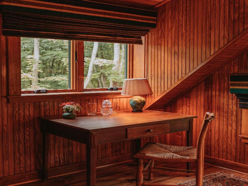 Deer Mountain Inn image