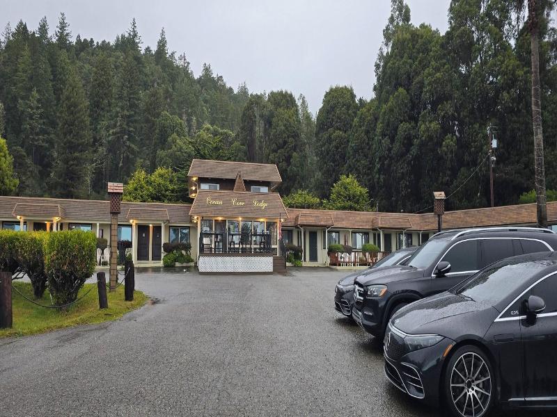 Ocean Cove Lodge image