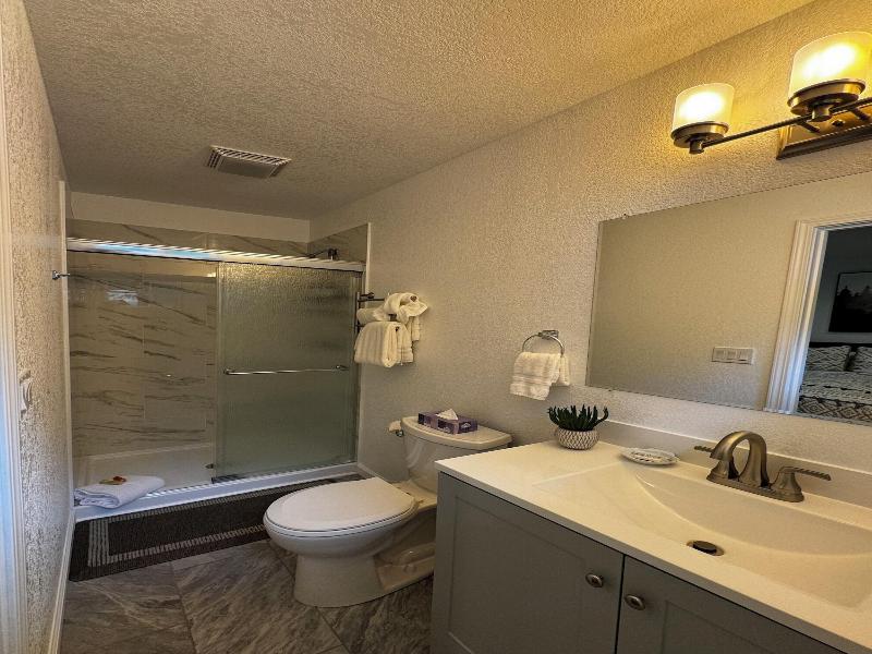 Ocean Cove Lodge image