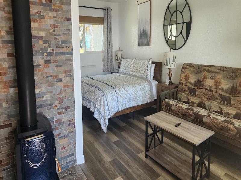 Ocean Cove Lodge image