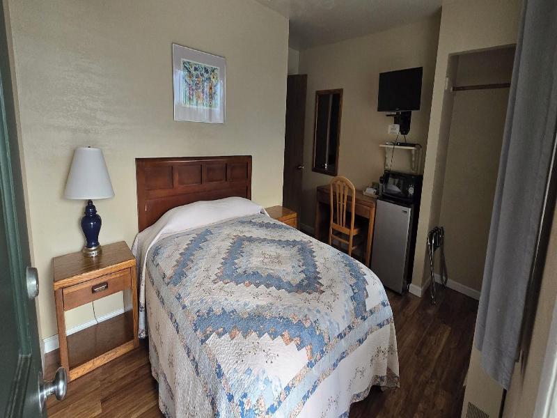 Ocean Cove Lodge image