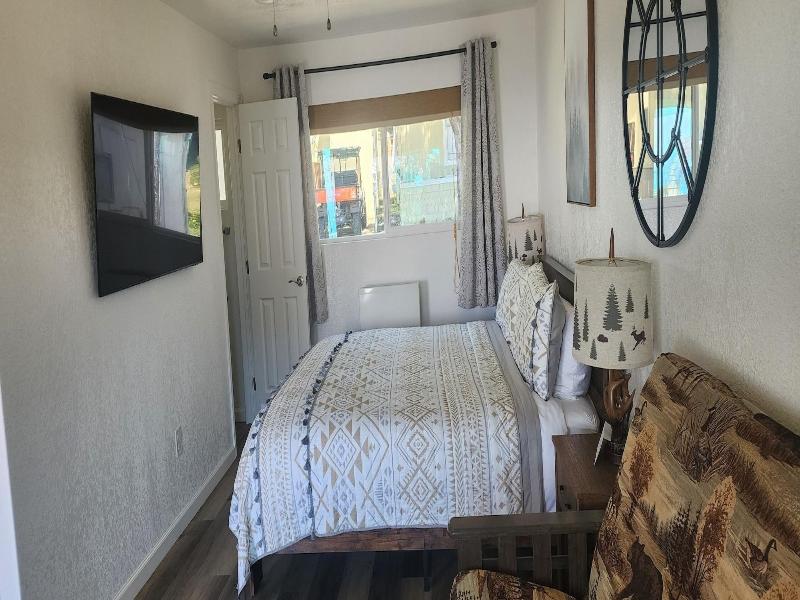 Ocean Cove Lodge image