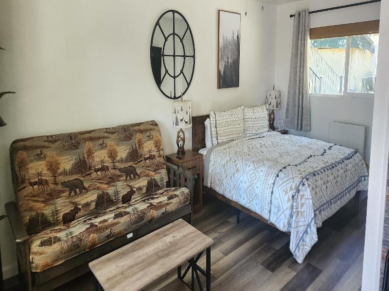 Ocean Cove Lodge image