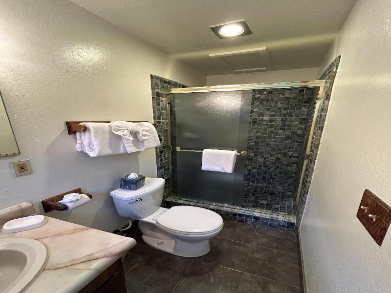 Ocean Cove Lodge image