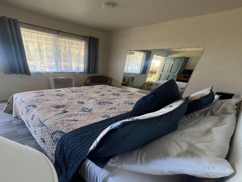 Ocean Cove Lodge image