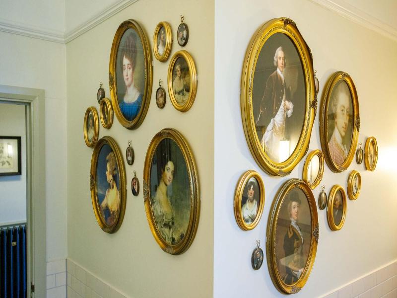Crown Hotel image