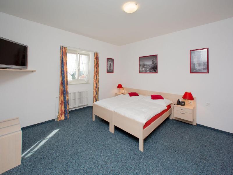 Hotel Du Port image
