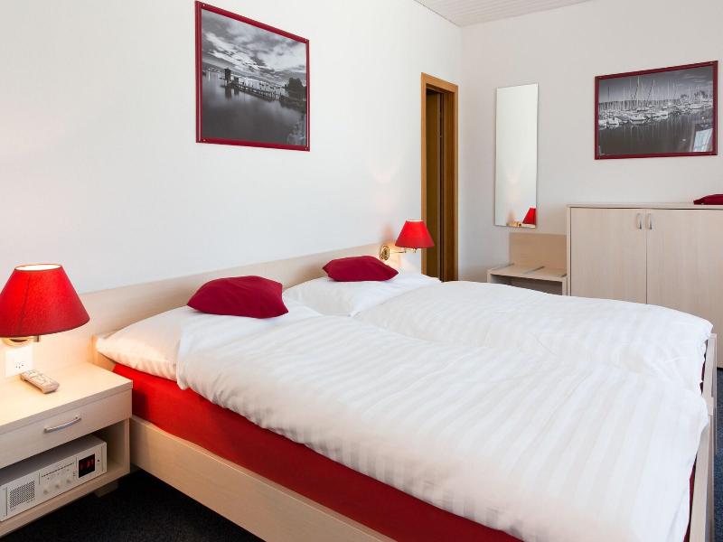Hotel Du Port image
