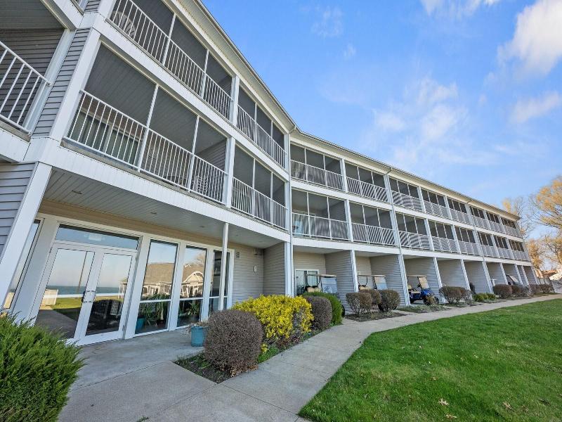 Bayshore Resort At Put In Bay image