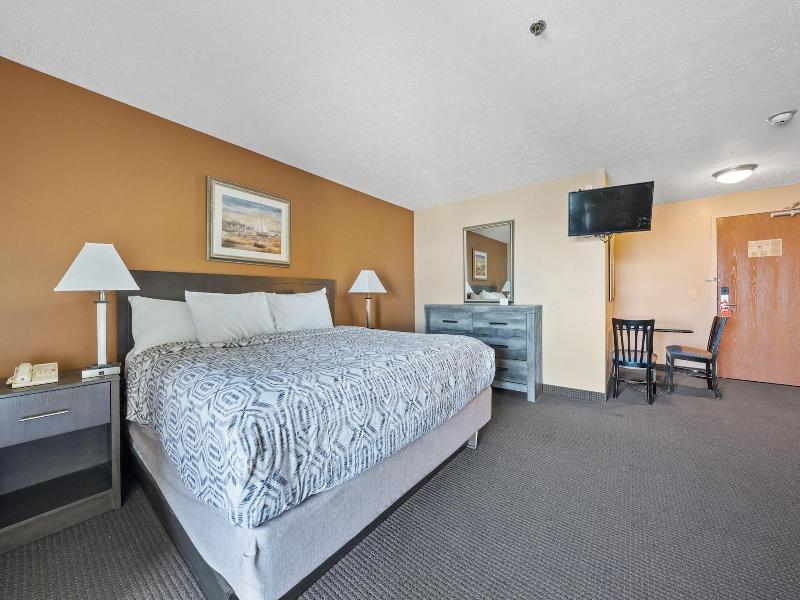 Bayshore Resort At Put In Bay image