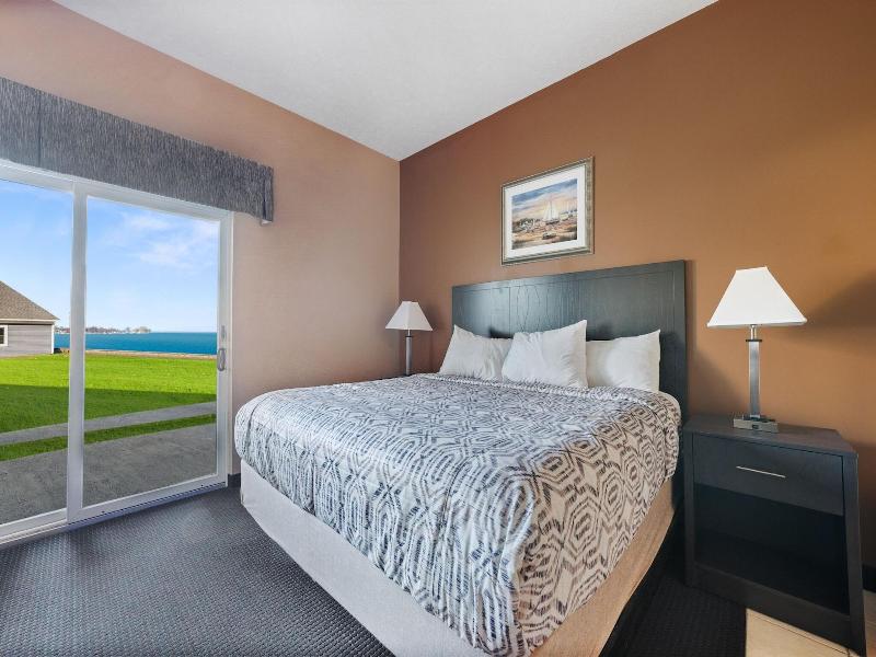 Bayshore Resort At Put In Bay image