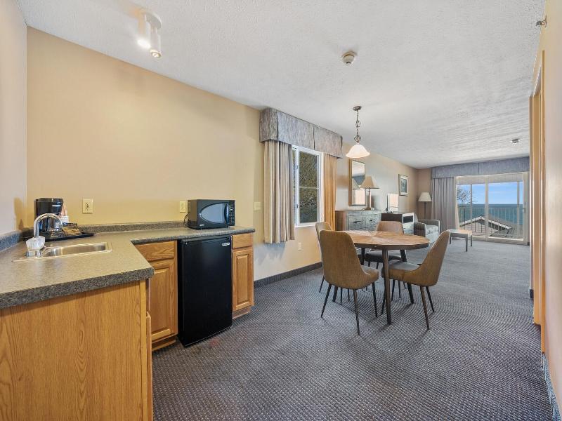 Bayshore Resort At Put In Bay image