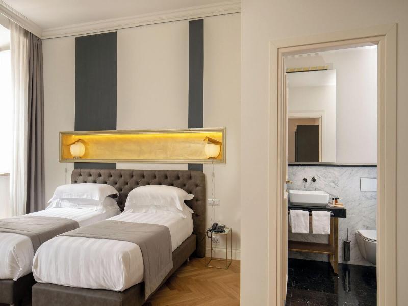 Spagna Luxury Rooms image