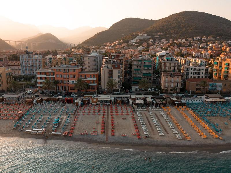 Hotel Jolly Roger image