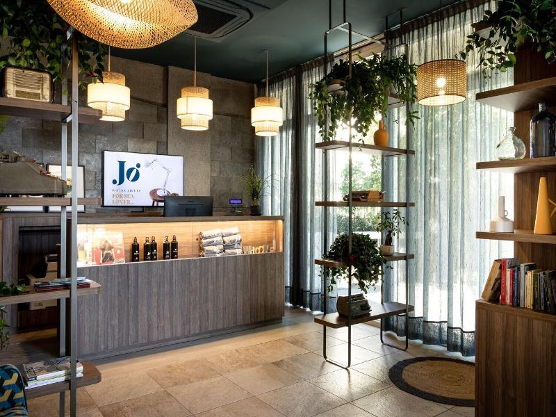 Hotel Jolly Roger image