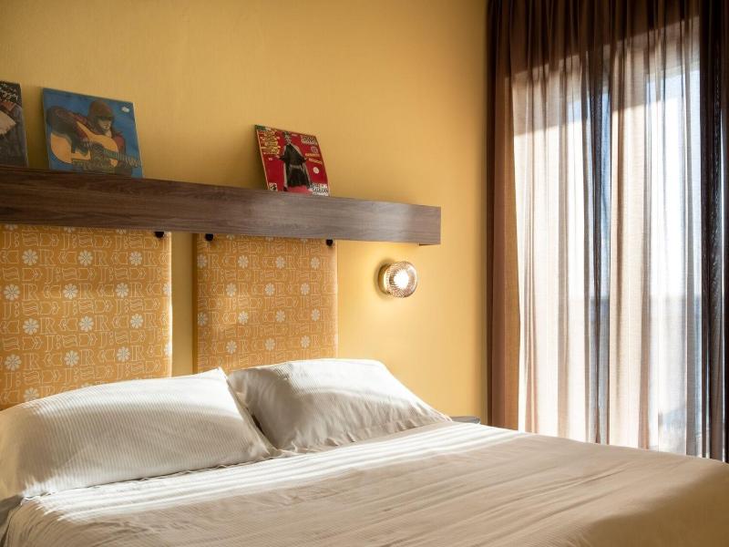 Hotel Jolly Roger image