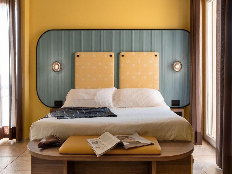 Hotel Jolly Roger image