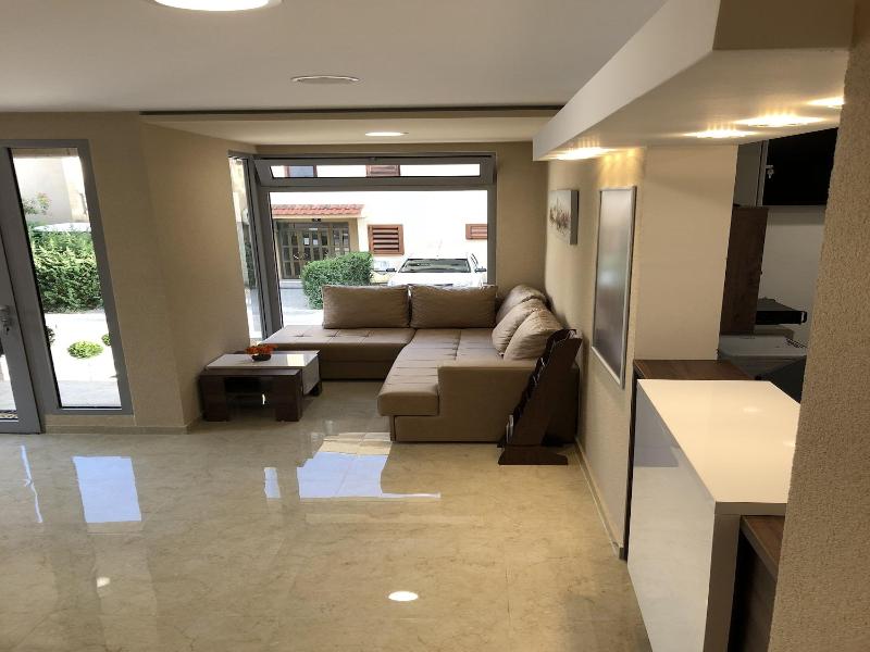 Almare Apartments Budva image