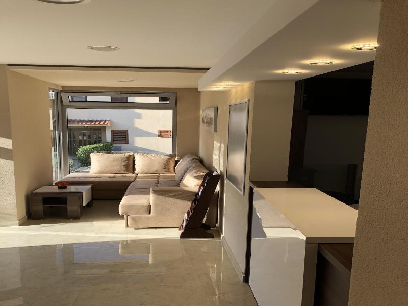 Almare Apartments Budva image