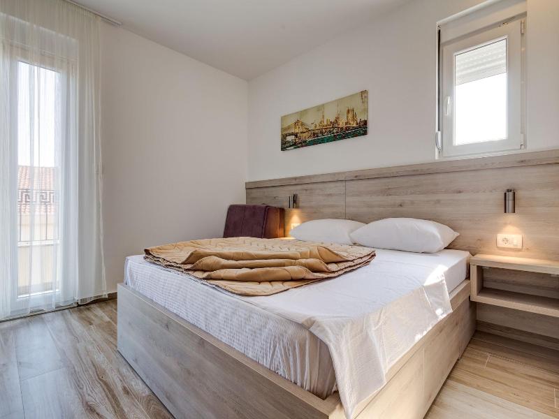 Almare Apartments Budva image